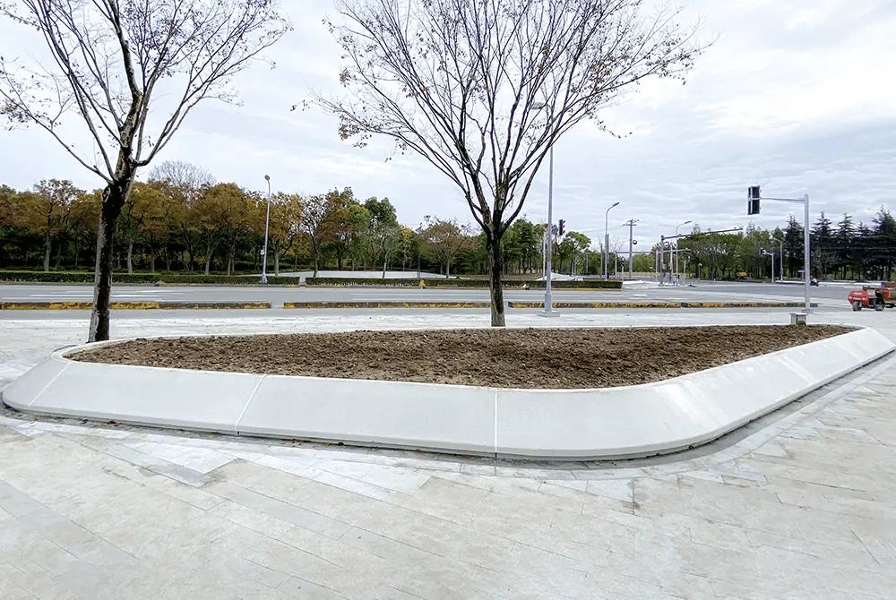 上海江川东路艺术树池花坛