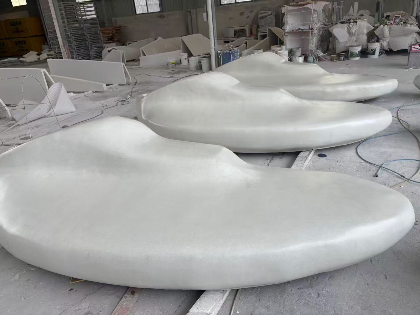 “云朵” 落地,阿尔博意面曲型坐凳:把艺术揉进日常