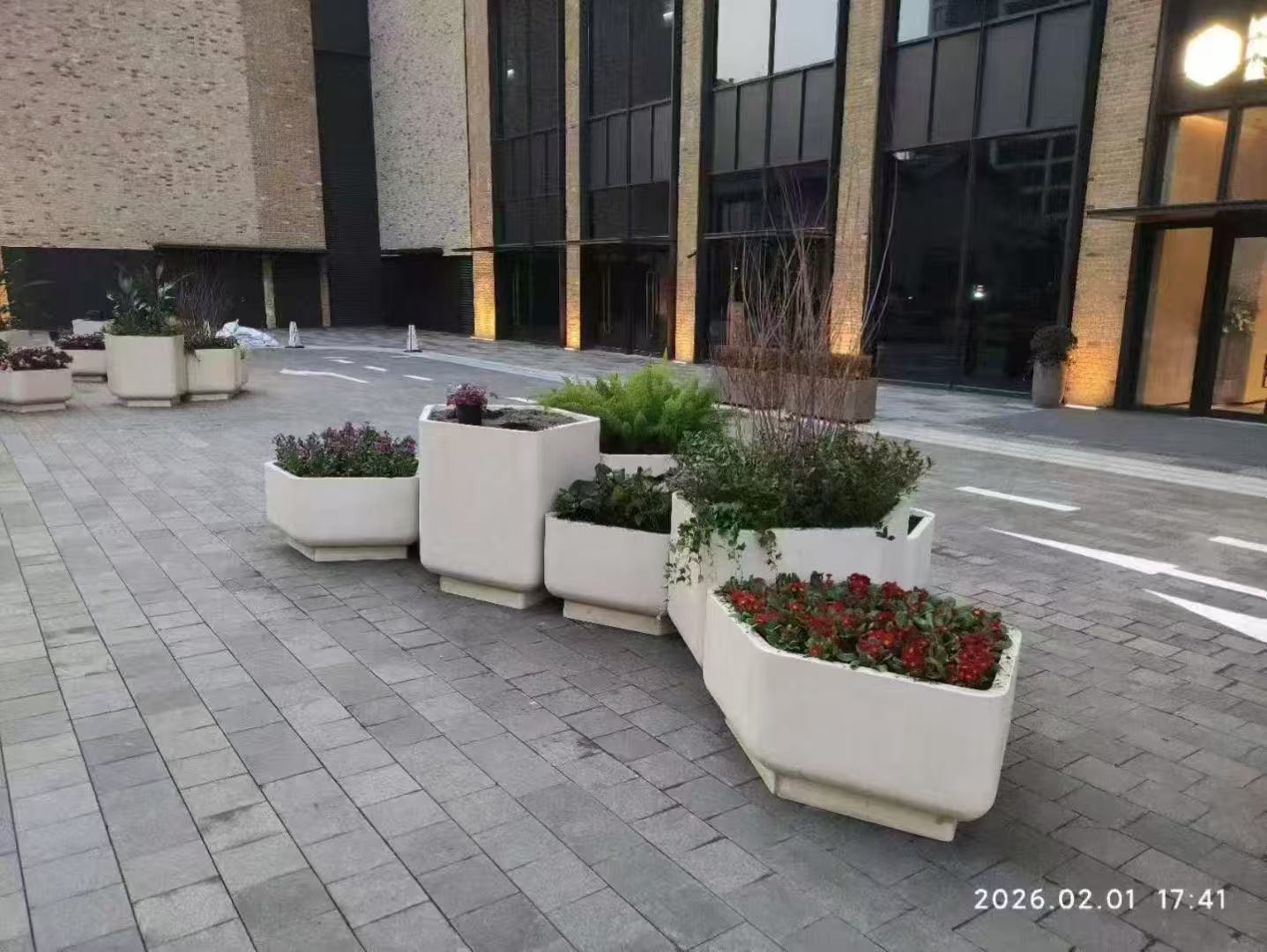 ：阿尔博艺术混凝土花钵 匠造景观美学新范式