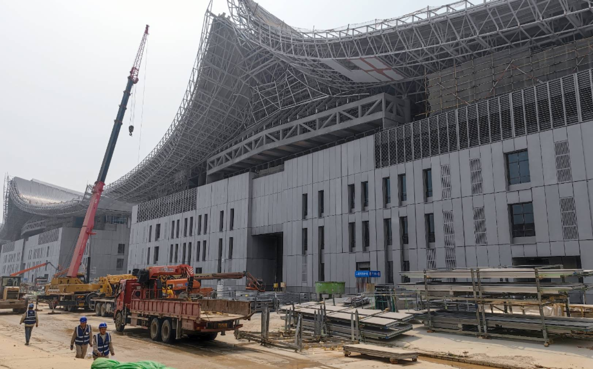 深度解析 UHPC 真空浇铸建筑幕墙